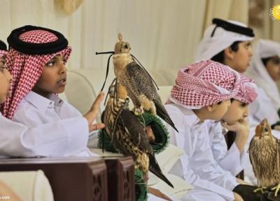 بچه ها قطری شکار با شاهین را یاد می گیرند